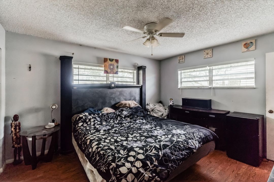 For Sale: $344,900 (2 beds, 1 baths, 1224 Square Feet)