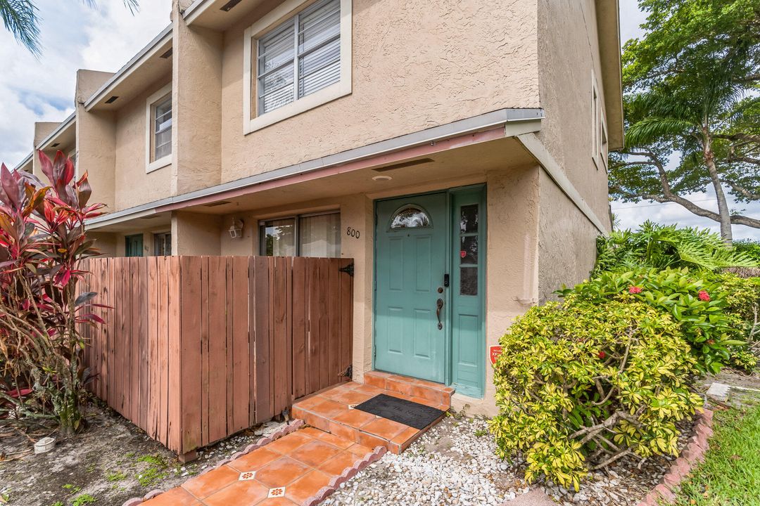 For Sale: $344,900 (2 beds, 1 baths, 1224 Square Feet)