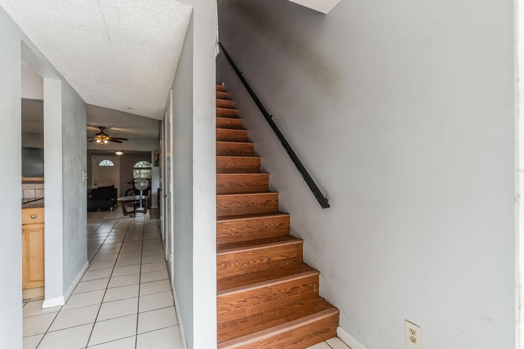 For Sale: $344,900 (2 beds, 1 baths, 1224 Square Feet)