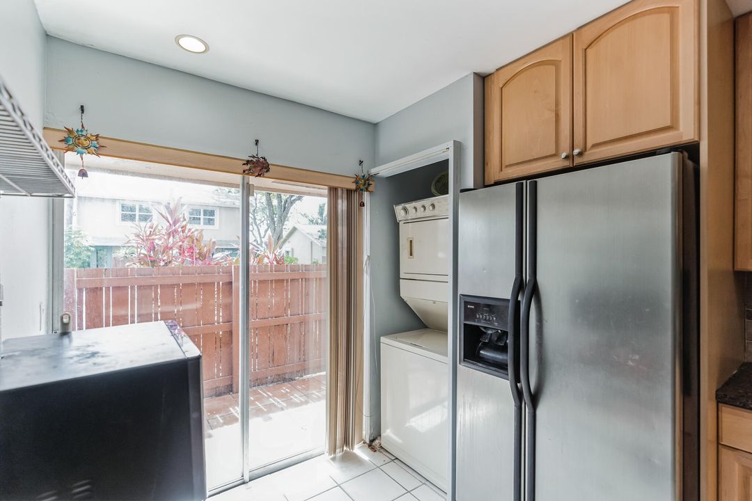 For Sale: $299,900 (2 beds, 1 baths, 1224 Square Feet)