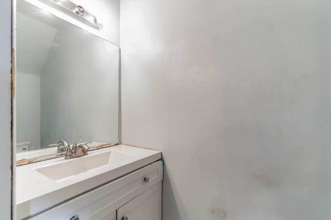 For Sale: $344,900 (2 beds, 1 baths, 1224 Square Feet)