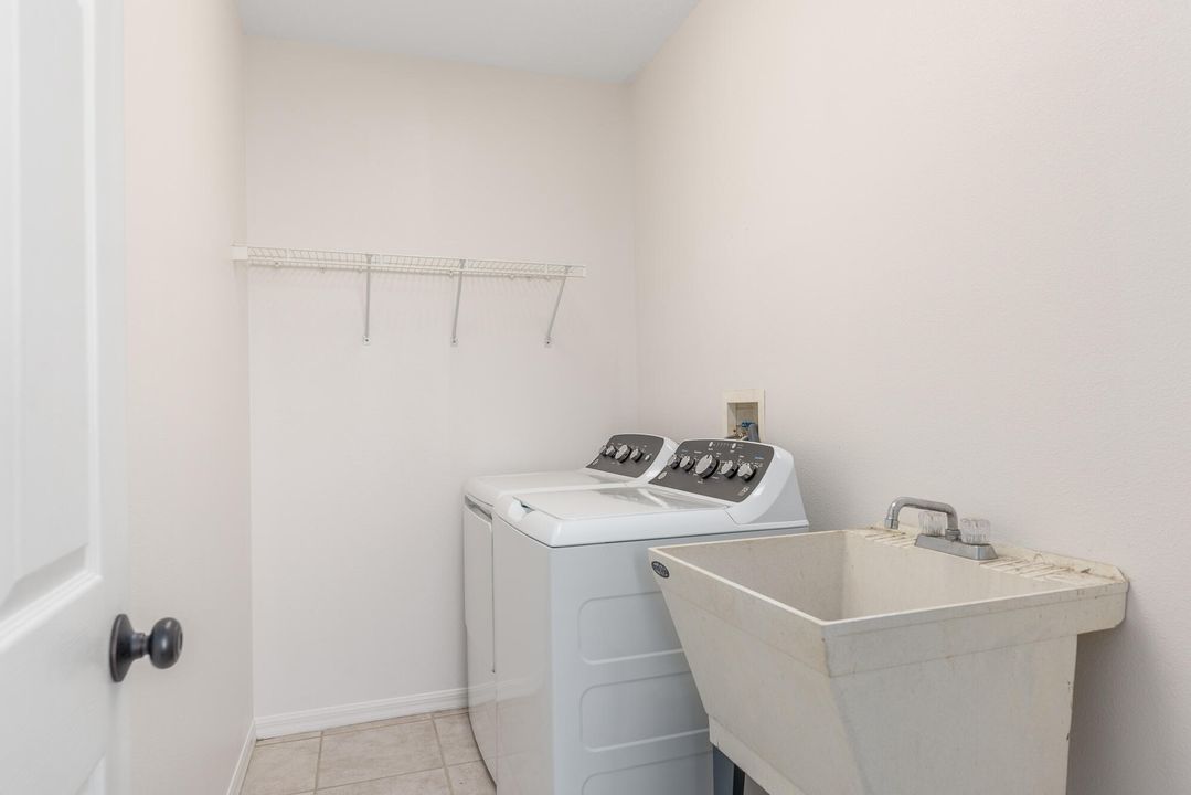 For Sale: $475,000 (3 beds, 2 baths, 1837 Square Feet)