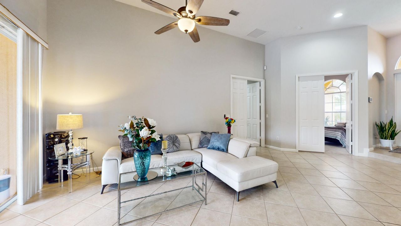 Active With Contract: $699,000 (4 beds, 3 baths, 2542 Square Feet)