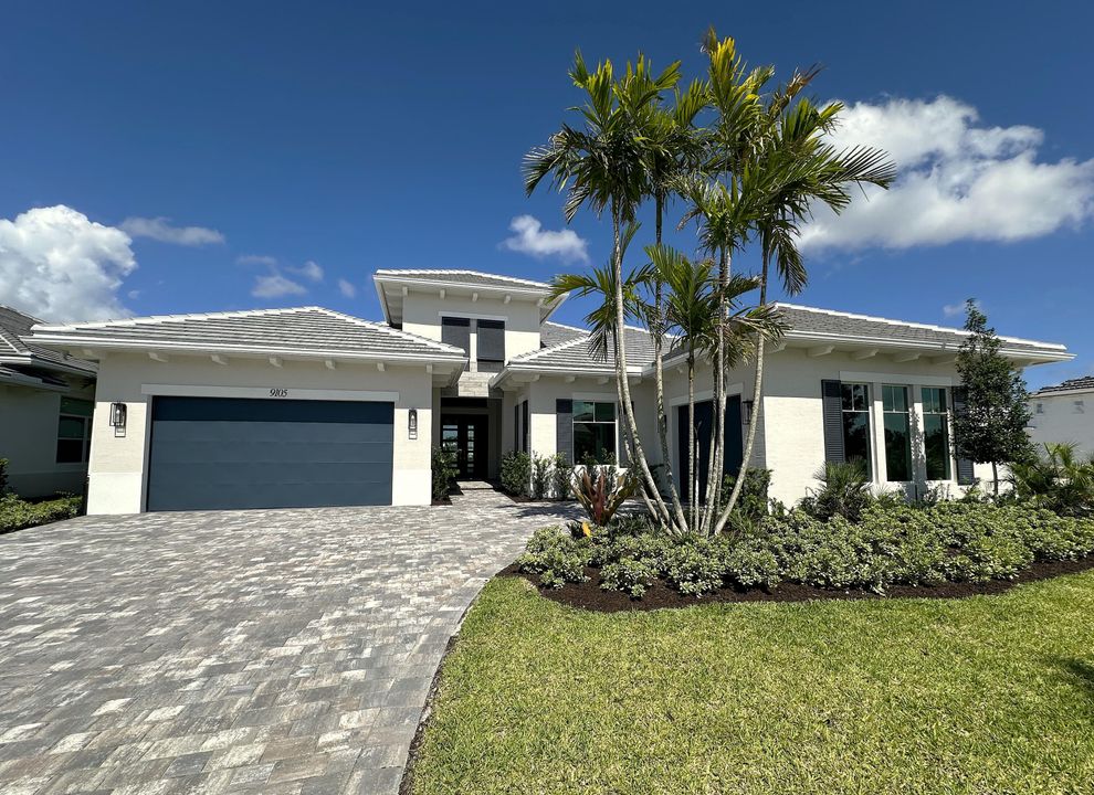 Recently Sold: $2,425,000 (3 beds, 3 baths, 3920 Square Feet)