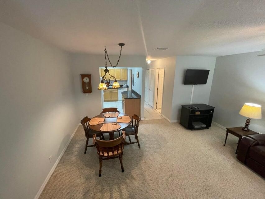 For Rent: $1,550 (1 beds, 1 baths, 816 Square Feet)