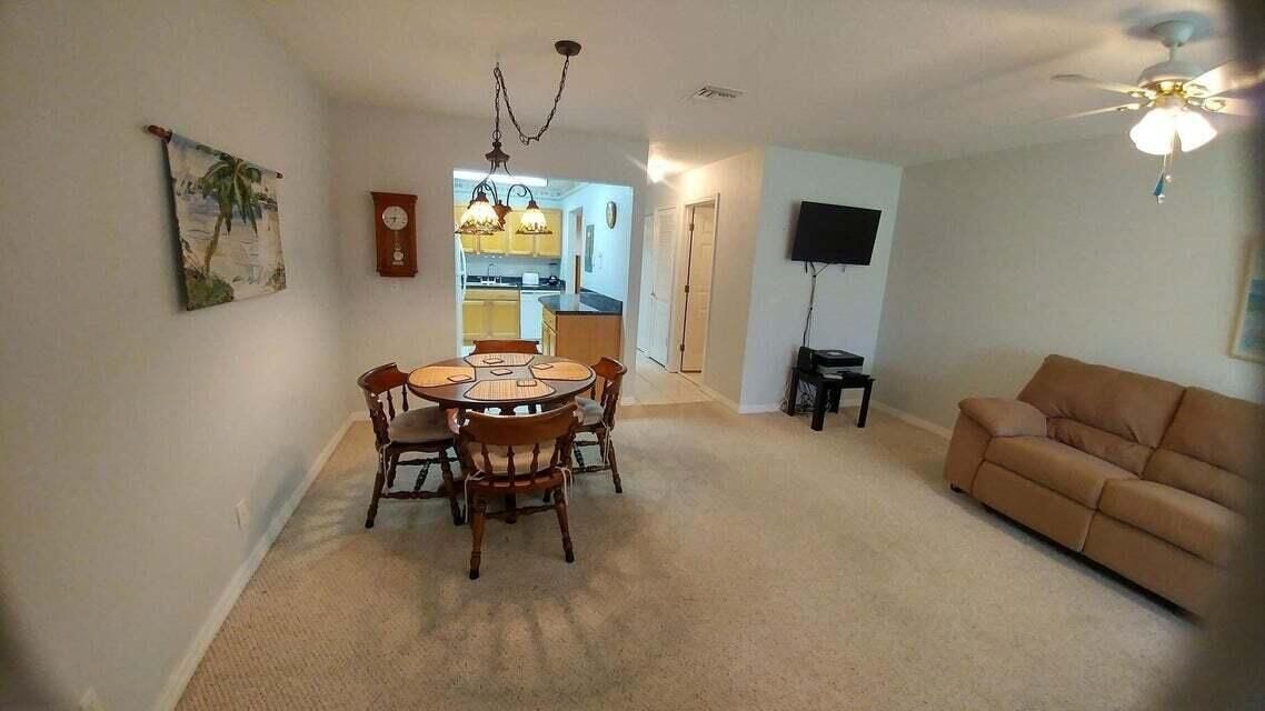 For Rent: $1,550 (1 beds, 1 baths, 816 Square Feet)