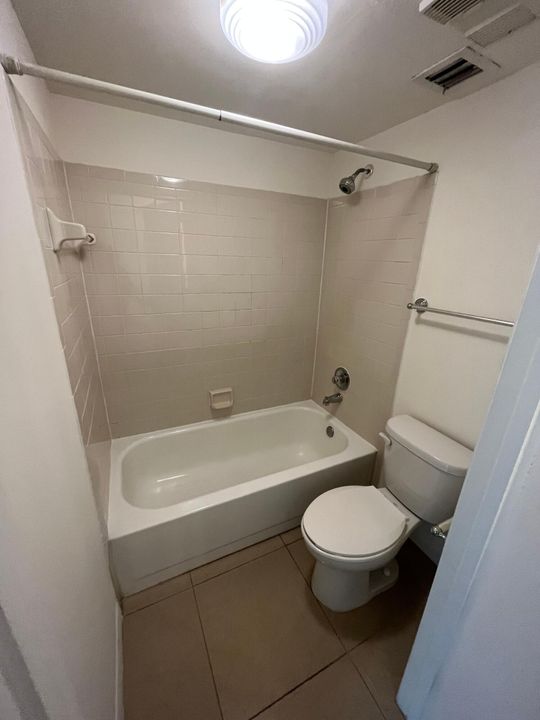 For Sale: $159,000 (1 beds, 1 baths, 527 Square Feet)