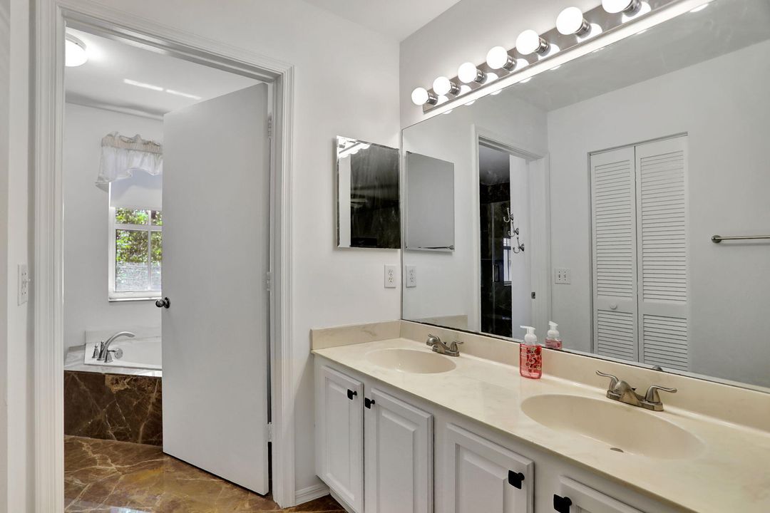 For Sale: $529,000 (3 beds, 2 baths, 1766 Square Feet)