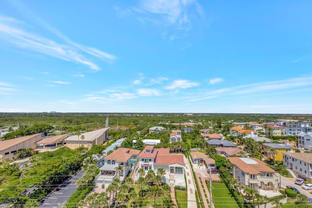 For Sale: $2,345,000 (3 beds, 2 baths, 1861 Square Feet)