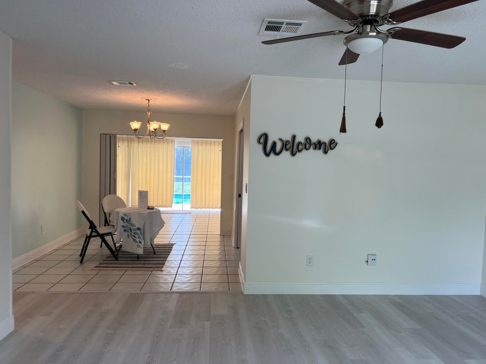 Active With Contract: $369,000 (3 beds, 2 baths, 1484 Square Feet)