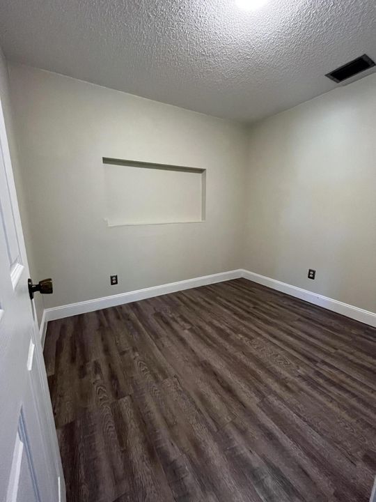 For Rent: $2,700 (2 beds, 2 baths, 1218 Square Feet)
