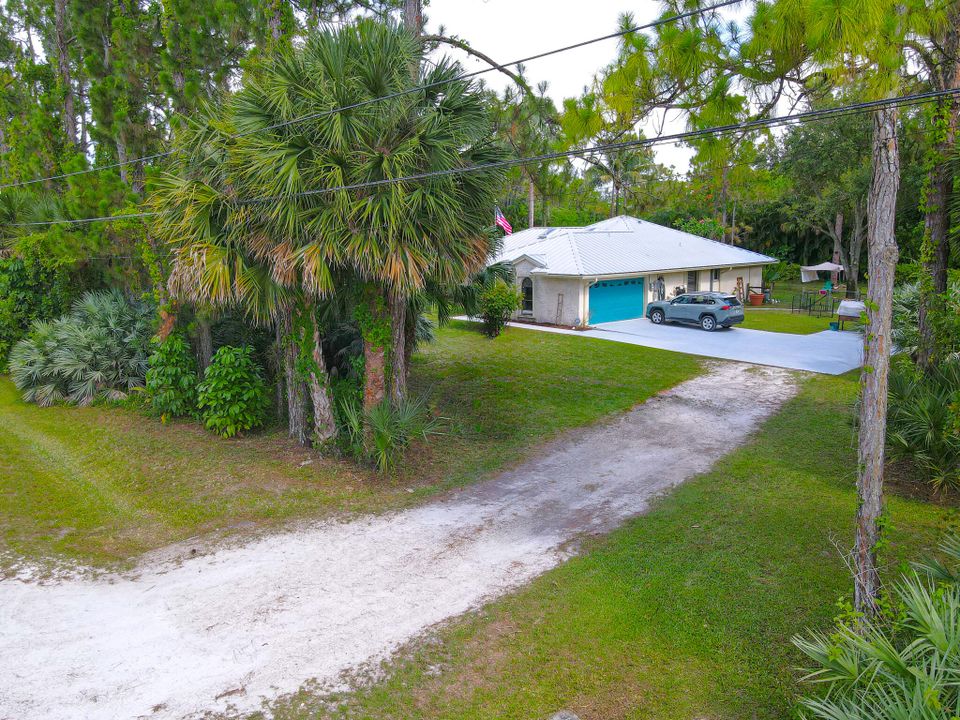 For Sale: $685,000 (3 beds, 2 baths, 1753 Square Feet)