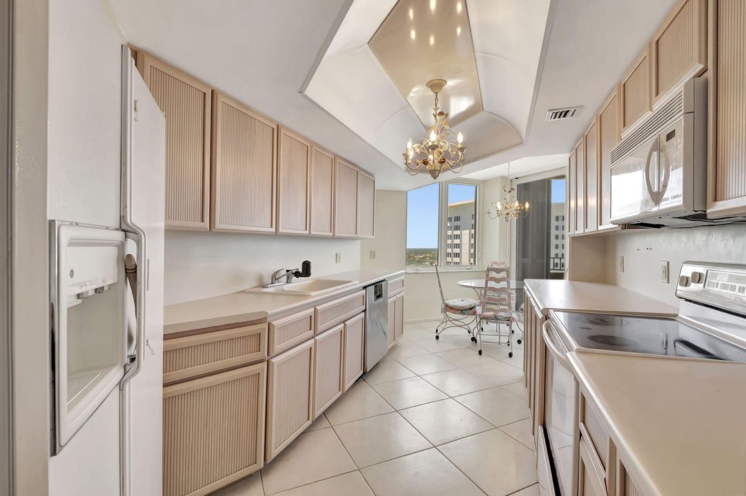 For Sale: $1,850,000 (2 beds, 2 baths, 1479 Square Feet)