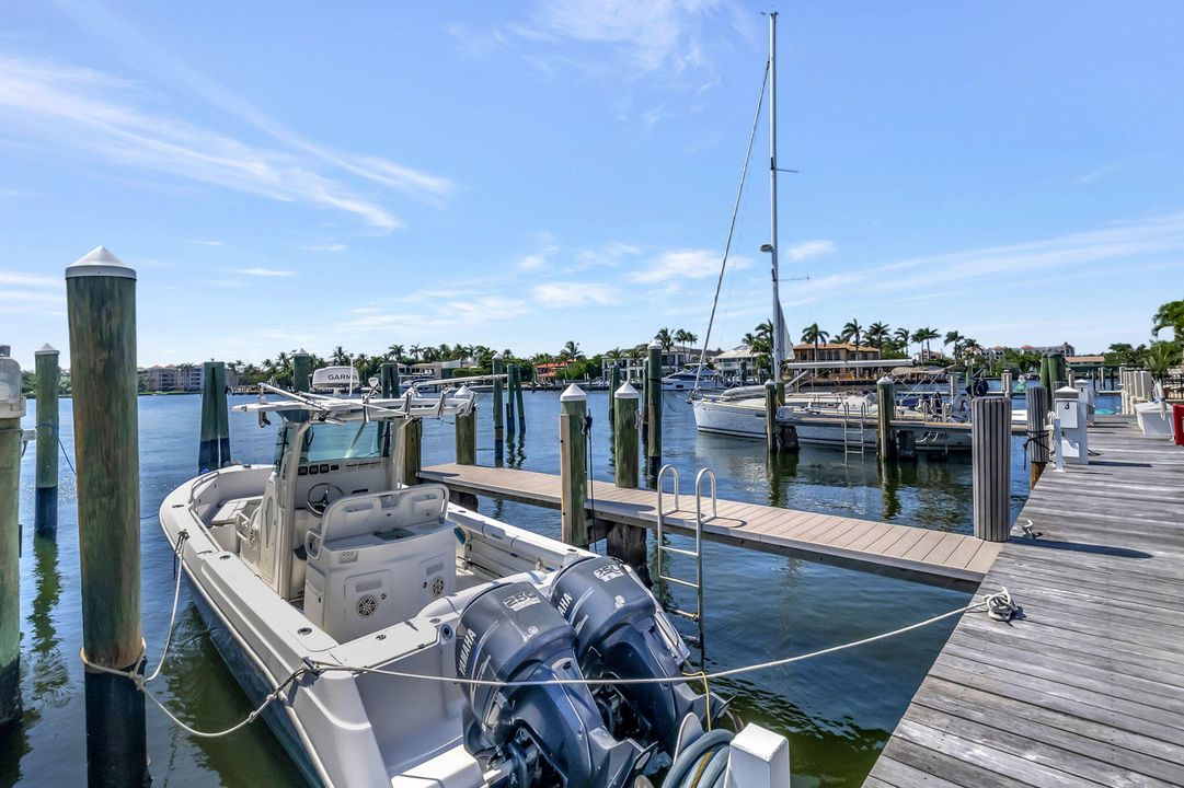 For Sale: $1,850,000 (2 beds, 2 baths, 1479 Square Feet)