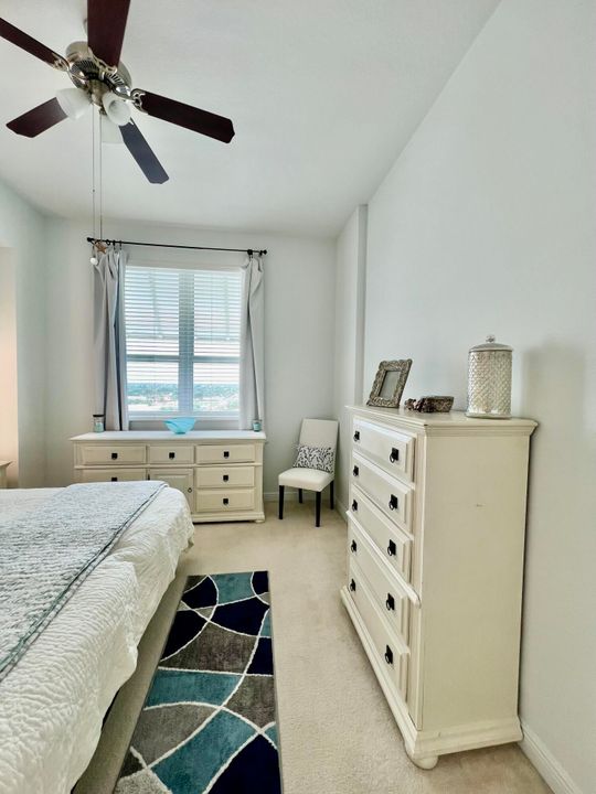 Active With Contract: $2,500 (1 beds, 1 baths, 840 Square Feet)