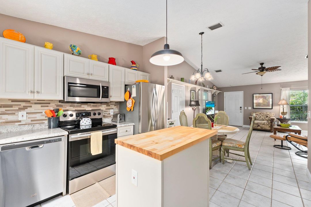 Active With Contract: $475,000 (2 beds, 2 baths, 1020 Square Feet)