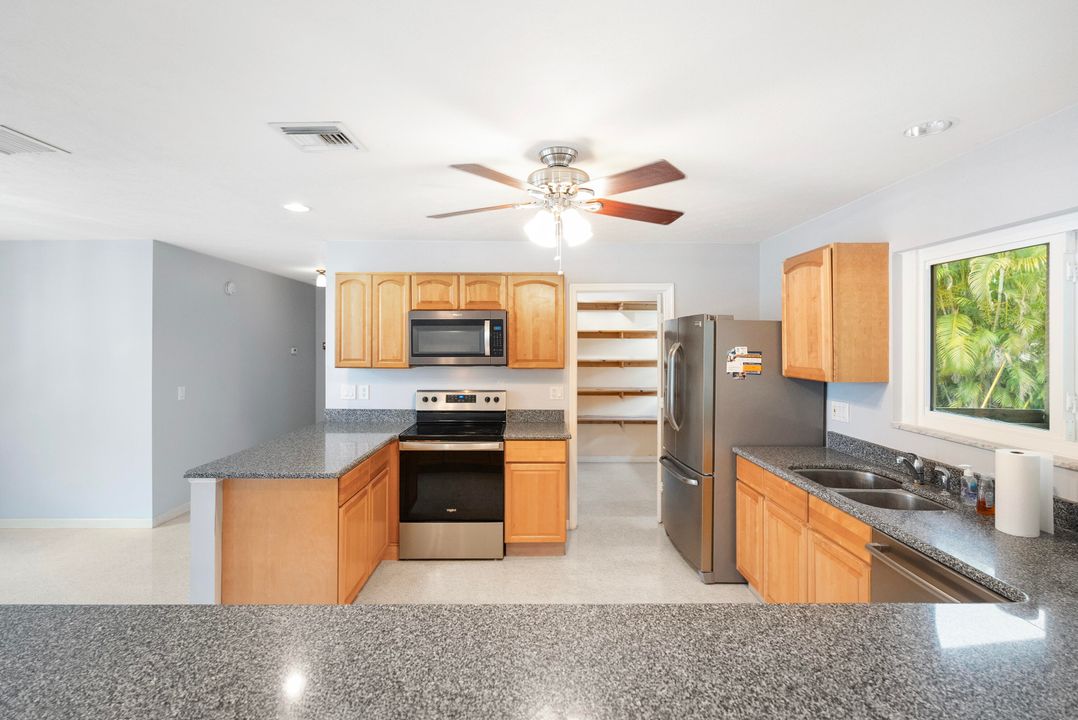 For Sale: $475,000 (3 beds, 2 baths, 1835 Square Feet)