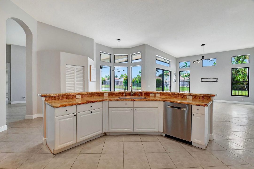 Active With Contract: $7,500 (4 beds, 3 baths, 2660 Square Feet)