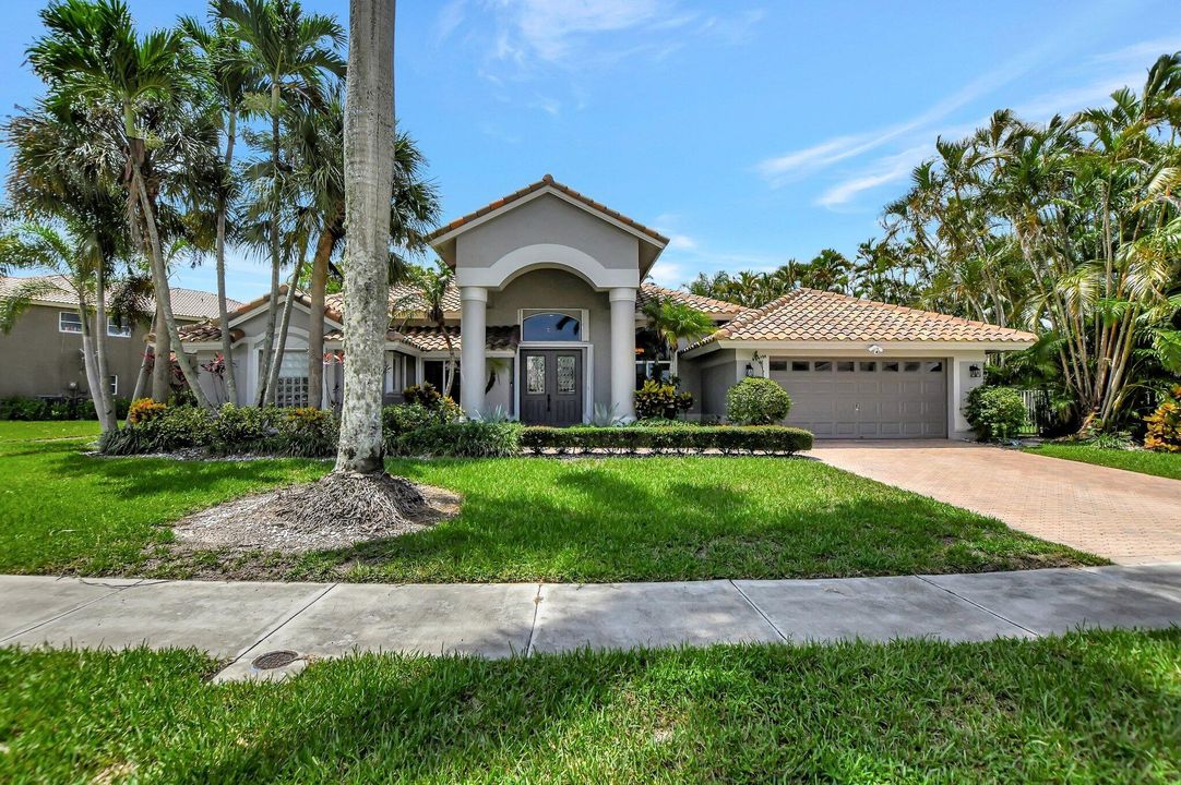 For Sale: $1,075,000 (4 beds, 3 baths, 2750 Square Feet)