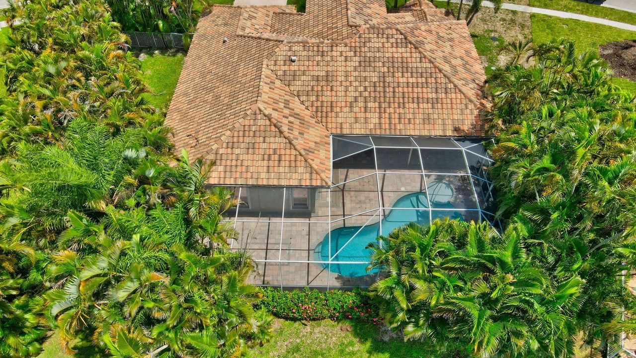 En Venta: $1,075,000 (4 camas, 3 baños, 2750 Pies cuadrados)