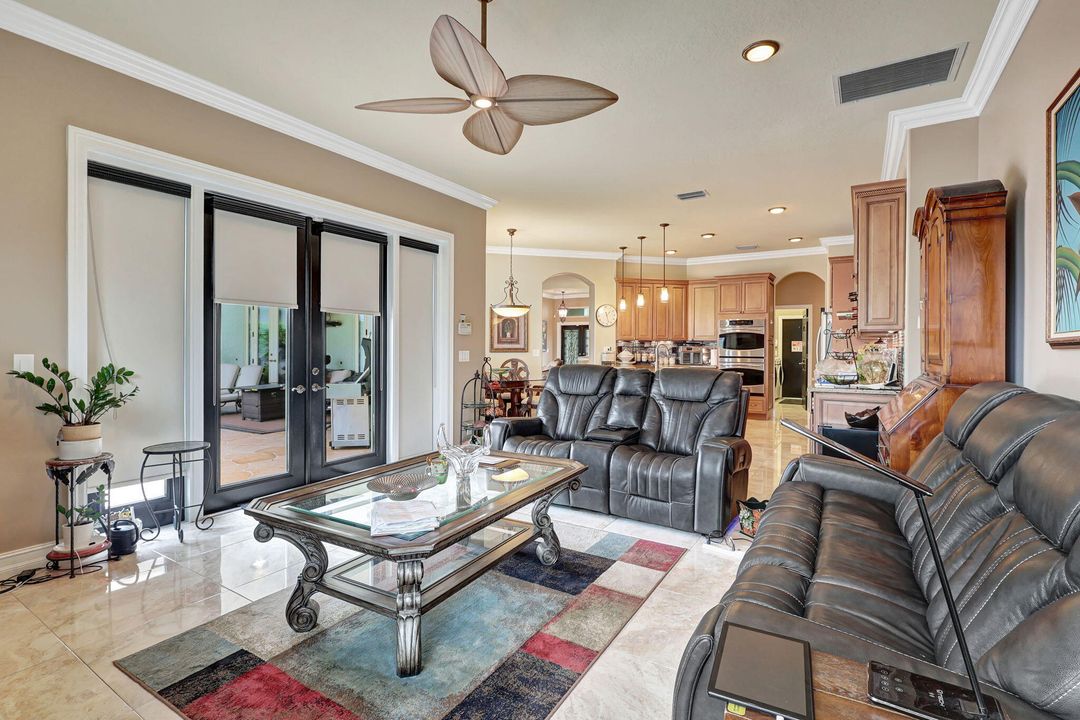 For Sale: $890,000 (4 beds, 3 baths, 2520 Square Feet)