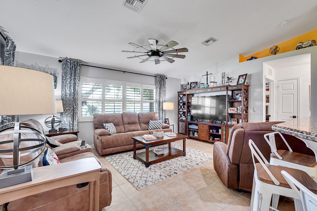 For Sale: $475,000 (3 beds, 2 baths, 1996 Square Feet)