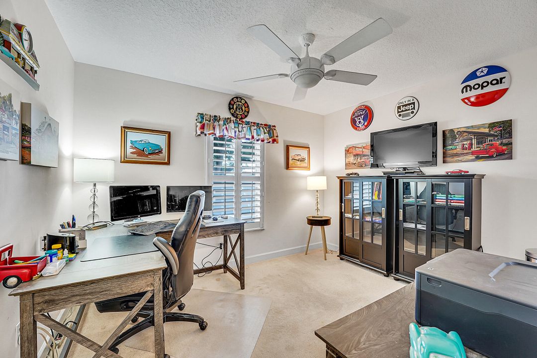 For Sale: $475,000 (3 beds, 2 baths, 1996 Square Feet)