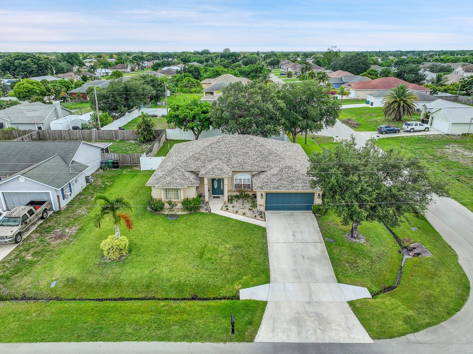 For Sale: $475,000 (3 beds, 2 baths, 1996 Square Feet)