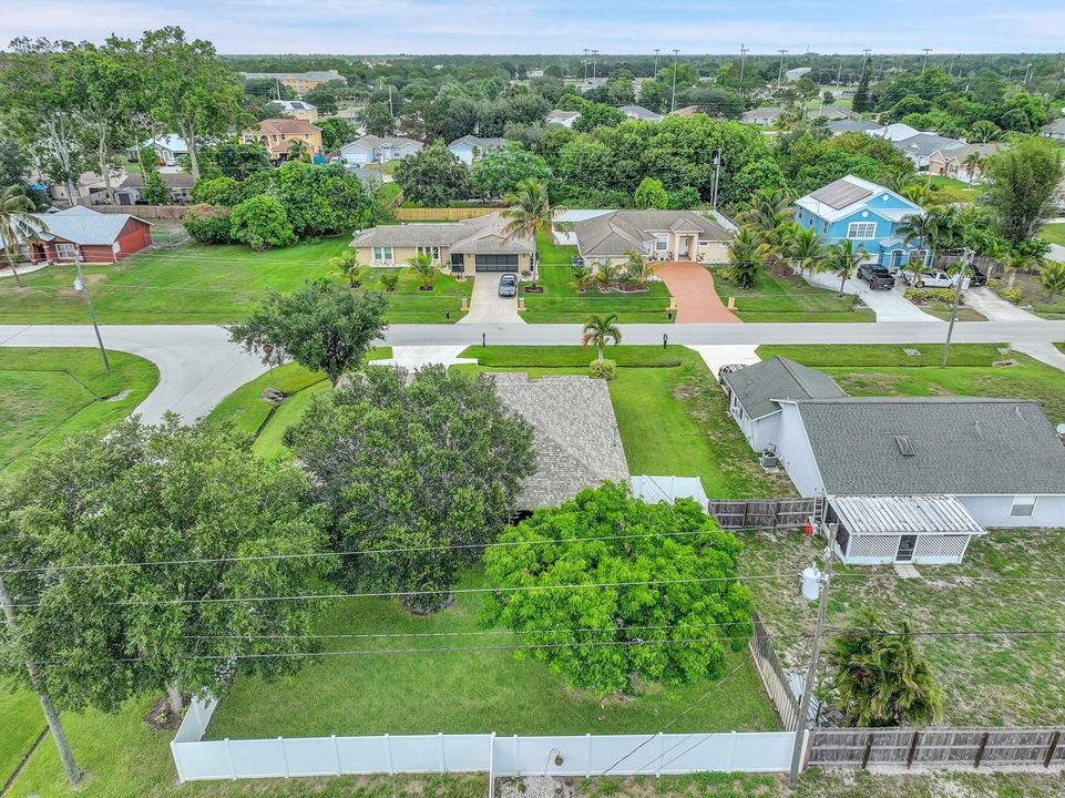 For Sale: $475,000 (3 beds, 2 baths, 1996 Square Feet)