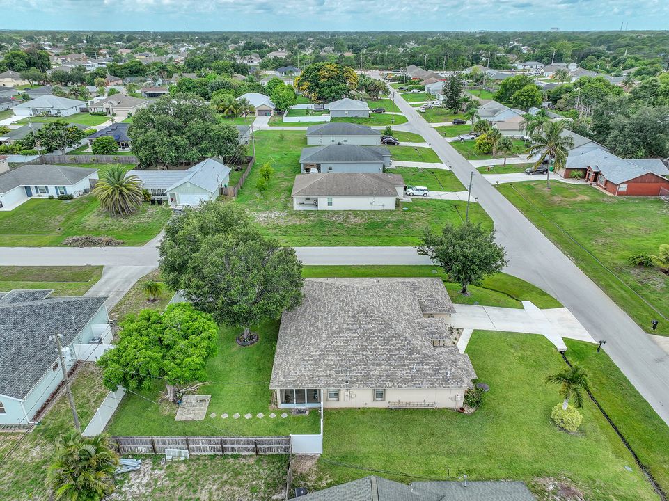 For Sale: $475,000 (3 beds, 2 baths, 1996 Square Feet)