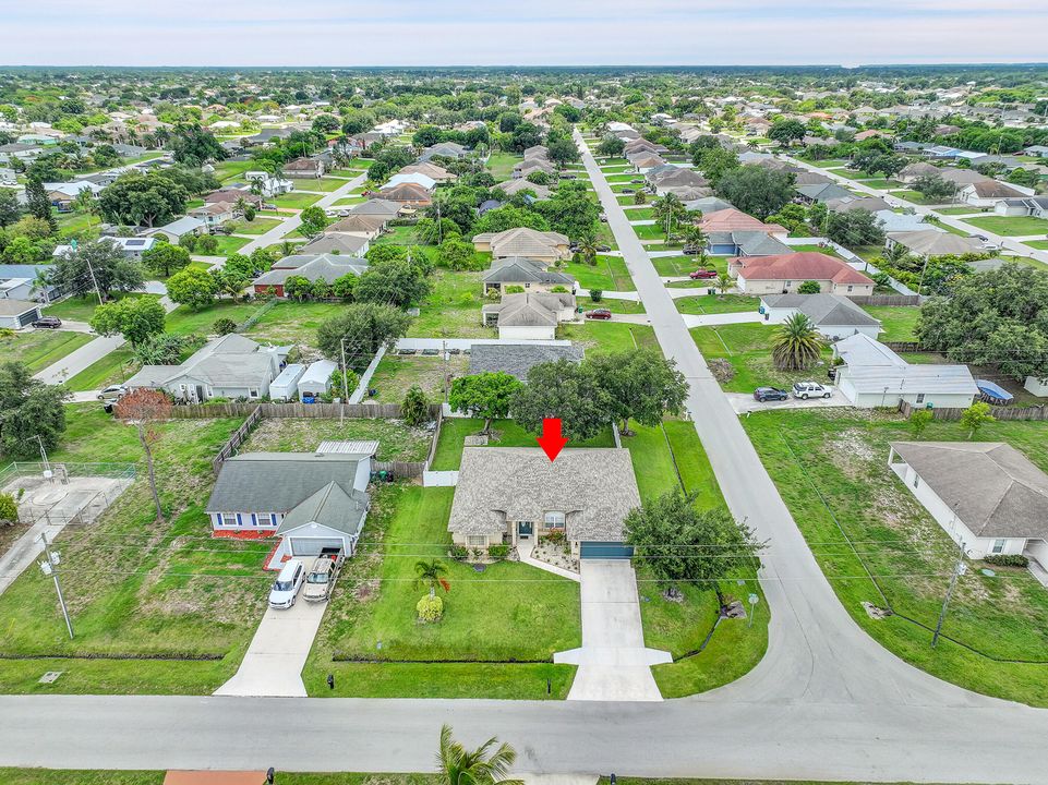 For Sale: $475,000 (3 beds, 2 baths, 1996 Square Feet)