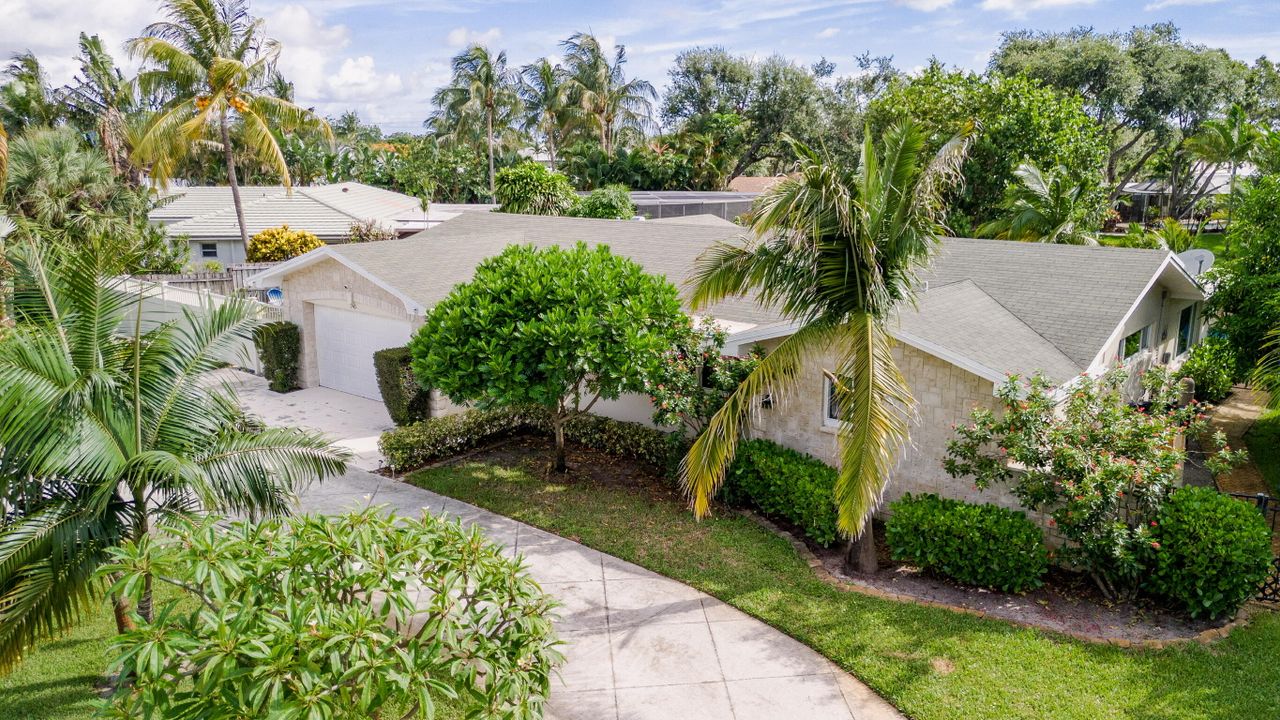 For Sale: $1,850,000 (3 beds, 2 baths, 1648 Square Feet)