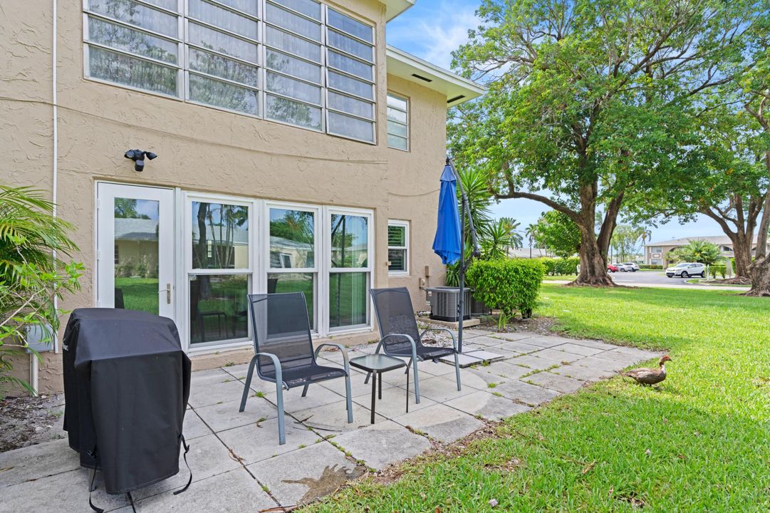 Active With Contract: $269,000 (2 beds, 2 baths, 1125 Square Feet)