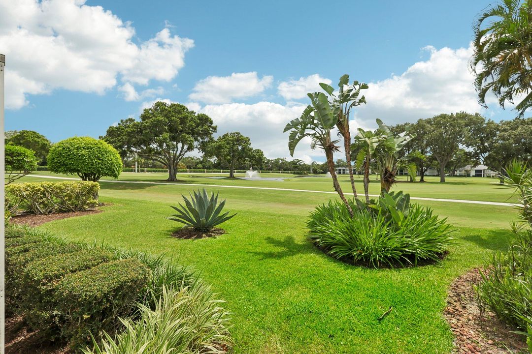 For Sale: $950,000 (3 beds, 3 baths, 2104 Square Feet)