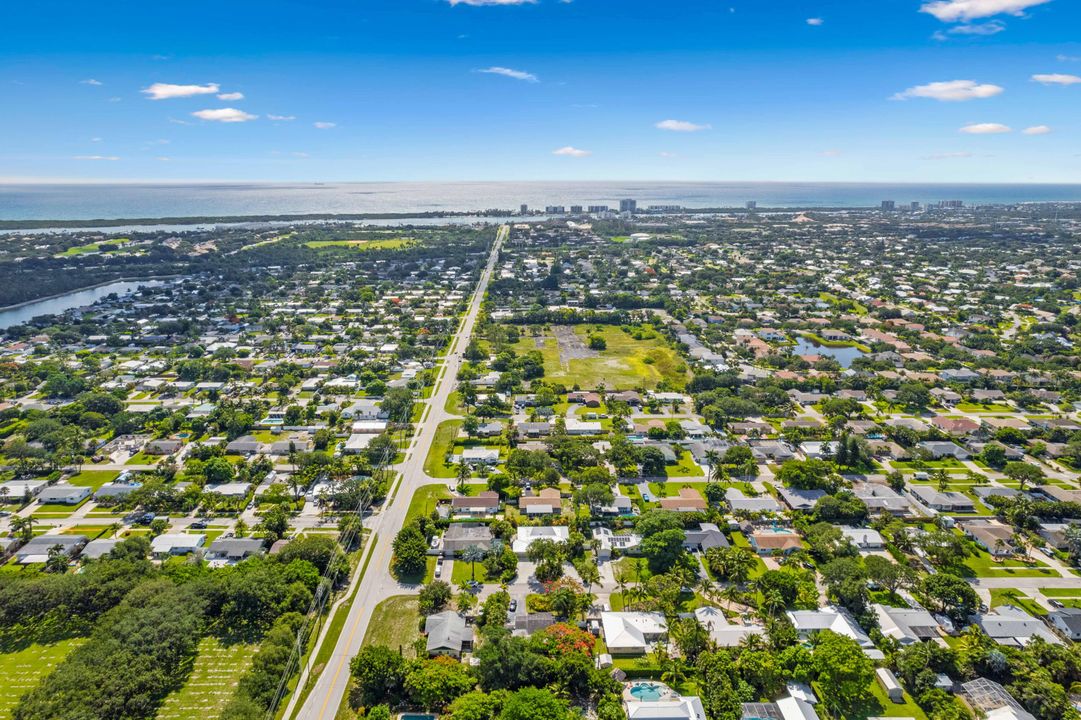 For Sale: $695,000 (3 beds, 2 baths, 1443 Square Feet)