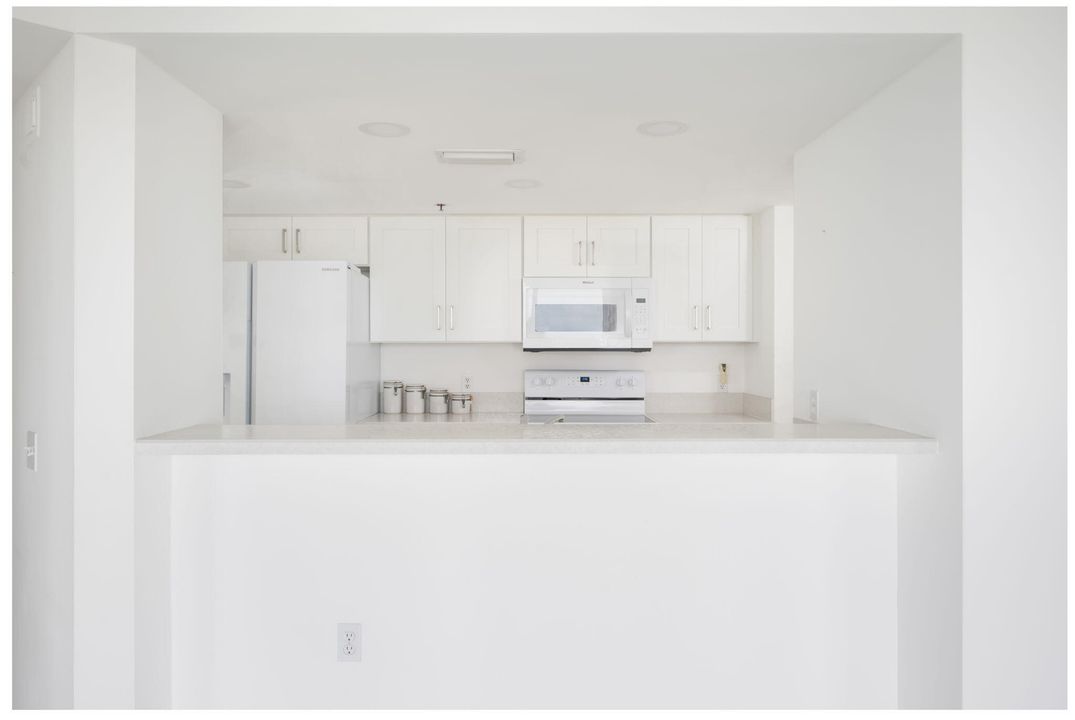 Active With Contract: $668,000 (2 beds, 2 baths, 1439 Square Feet)