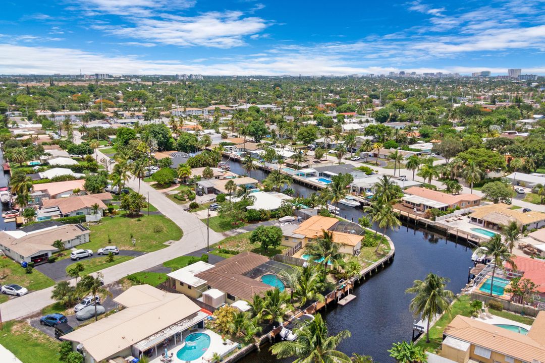 For Sale: $1,150,000 (3 beds, 2 baths, 1471 Square Feet)