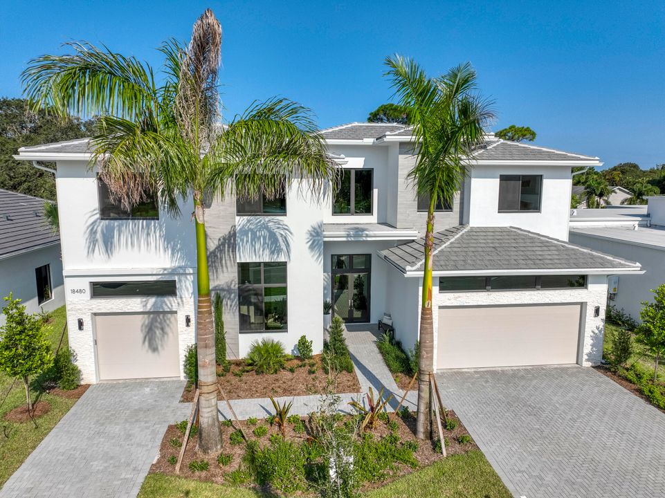 Recently Sold: $2,650,000 (5 beds, 5 baths, 4336 Square Feet)