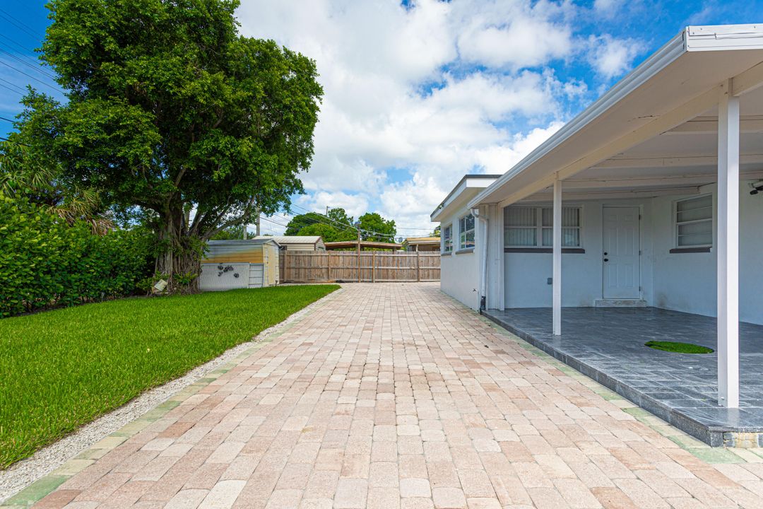 For Sale: $560,000 (3 beds, 2 baths, 1360 Square Feet)