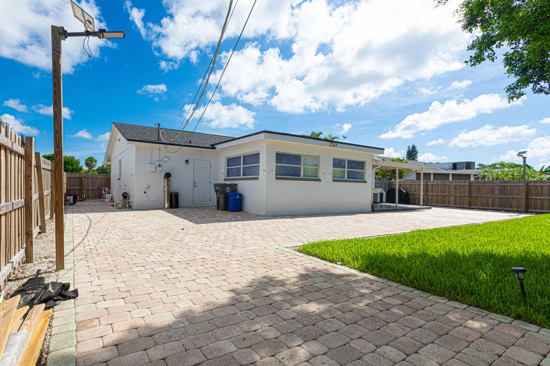 For Sale: $560,000 (3 beds, 2 baths, 1360 Square Feet)