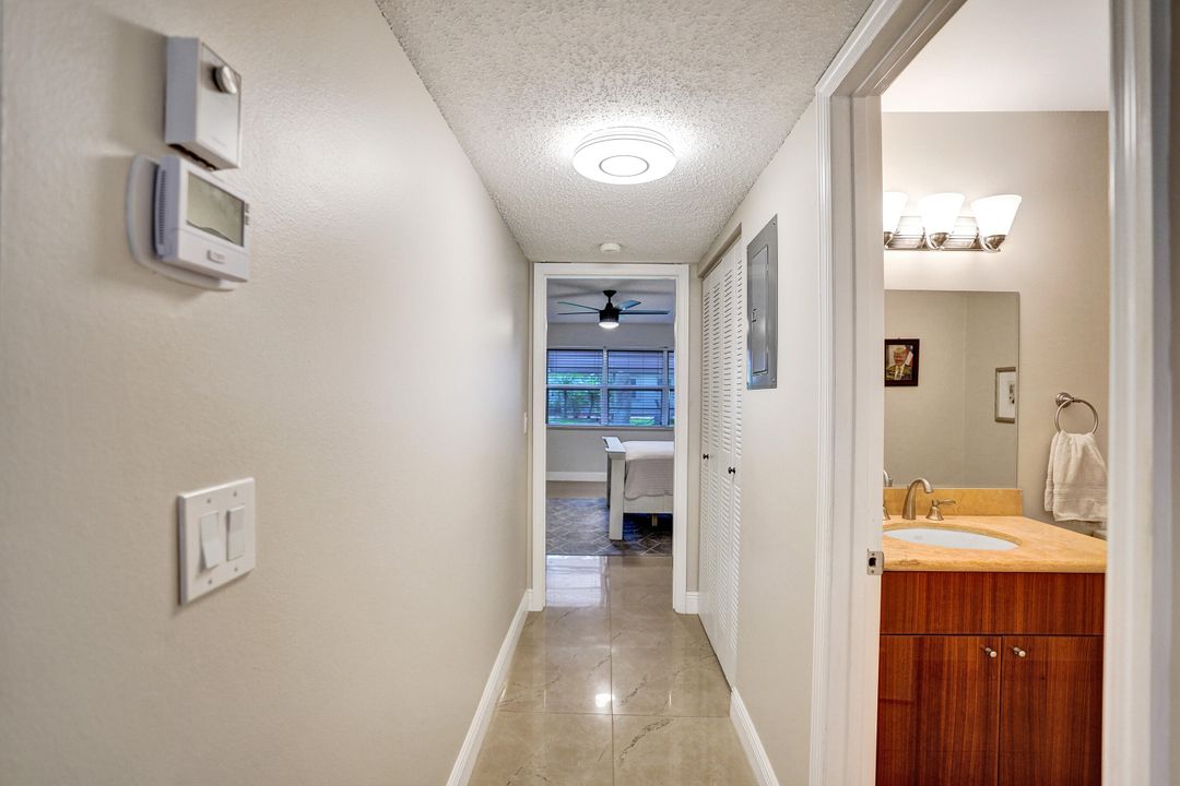For Sale: $214,900 (1 beds, 1 baths, 1080 Square Feet)