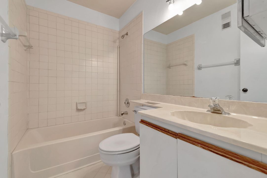 For Sale: $269,900 (3 beds, 2 baths, 1335 Square Feet)