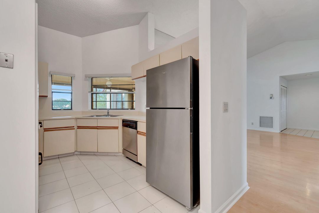 For Sale: $269,900 (3 beds, 2 baths, 1335 Square Feet)