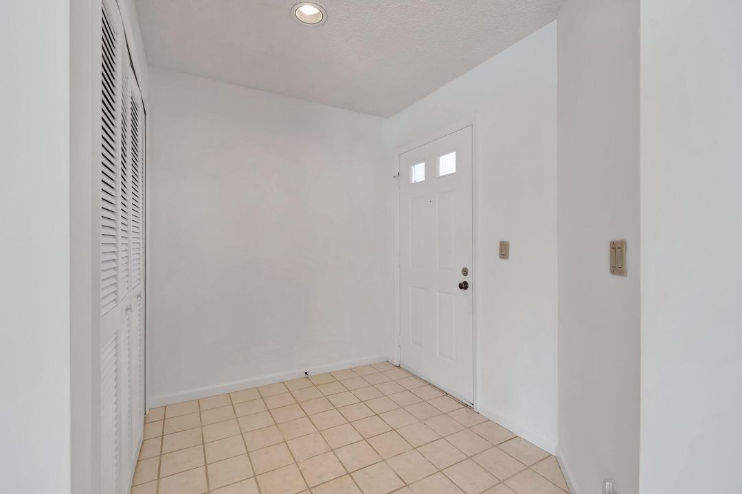 For Sale: $269,900 (3 beds, 2 baths, 1335 Square Feet)