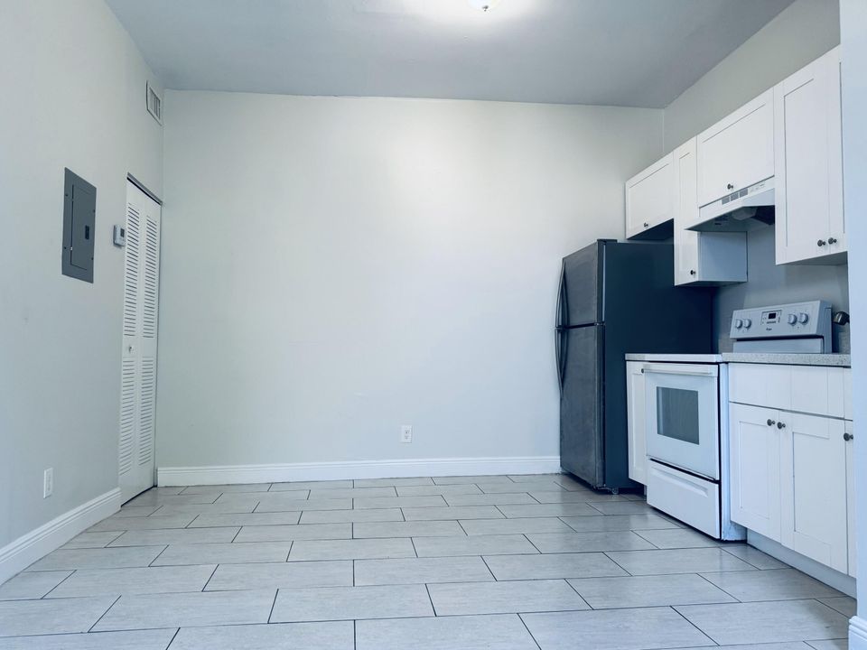 For Rent: $1,575 (1 beds, 1 baths, 500 Square Feet)