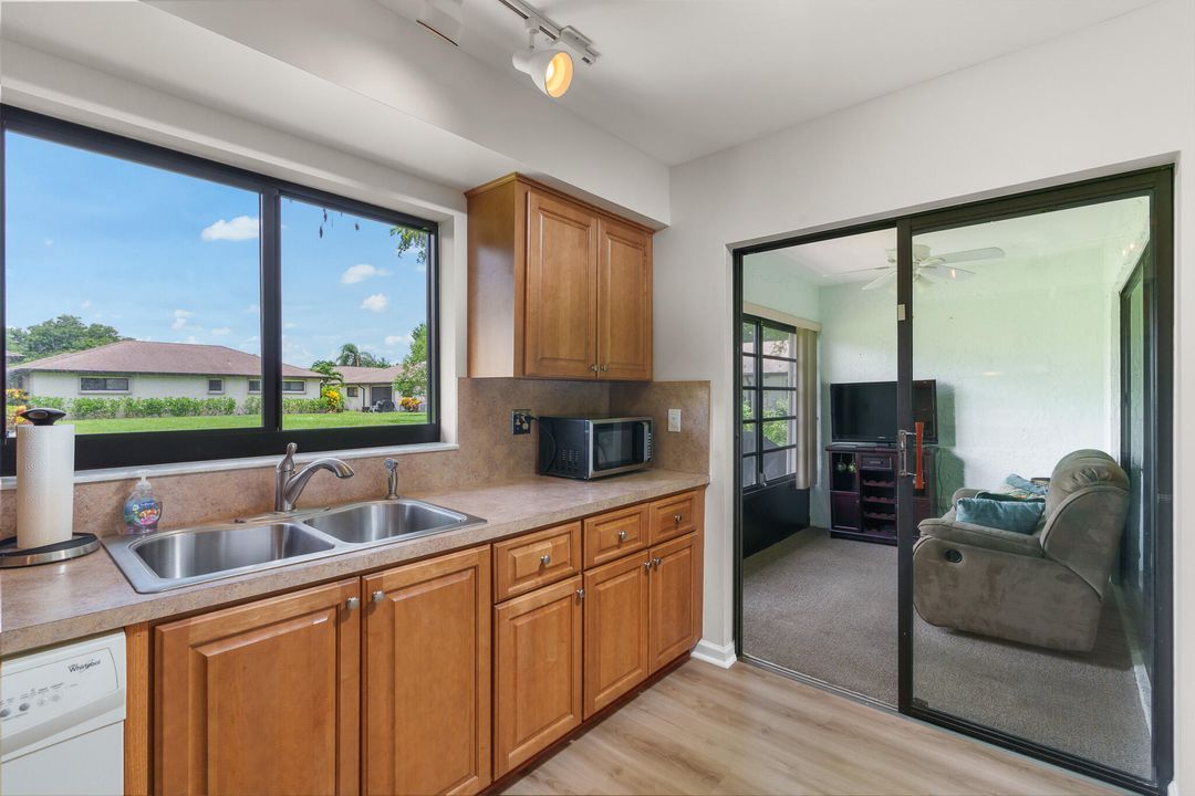 For Sale: $310,000 (2 beds, 2 baths, 1400 Square Feet)