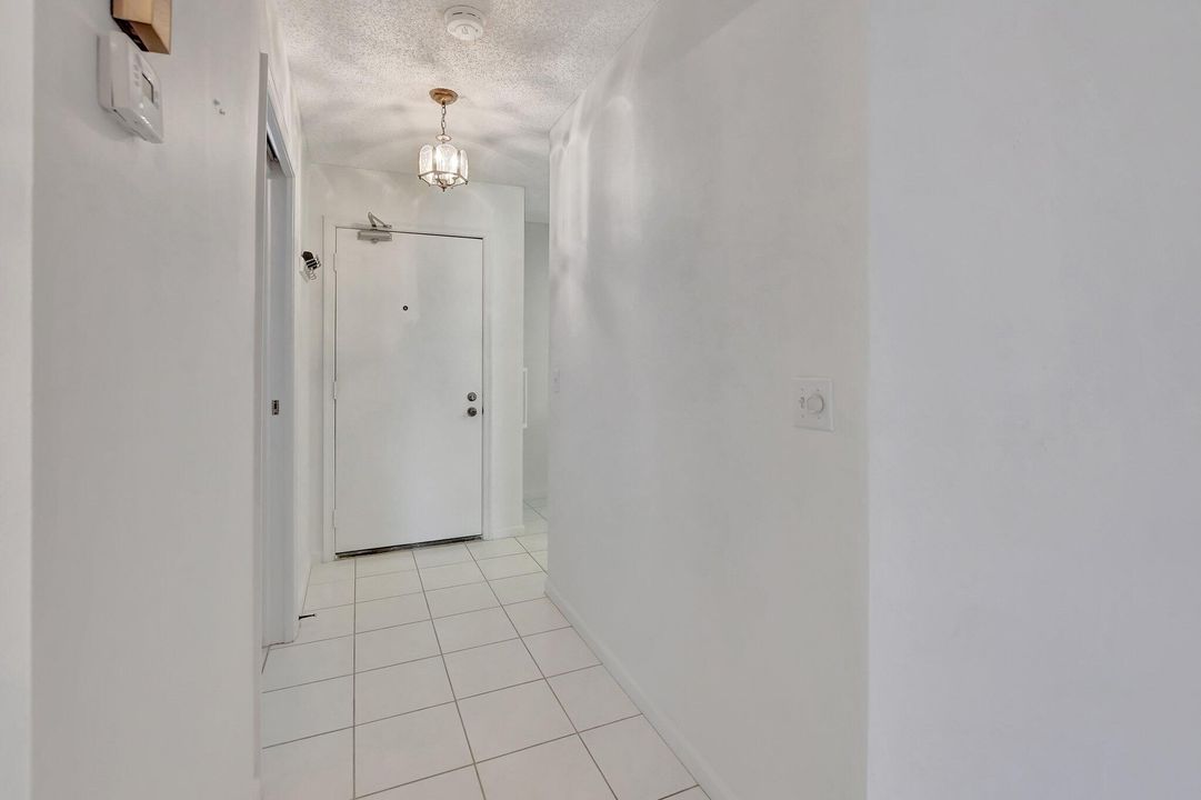 For Sale: $235,000 (2 beds, 2 baths, 1400 Square Feet)