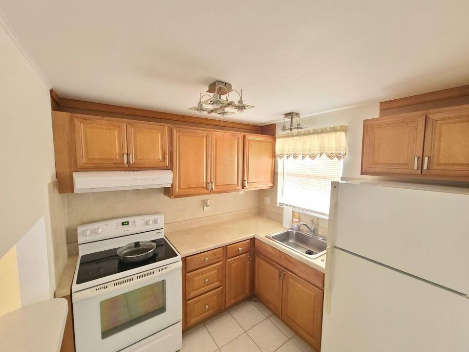 For Rent: $1,550 (1 beds, 1 baths, 640 Square Feet)