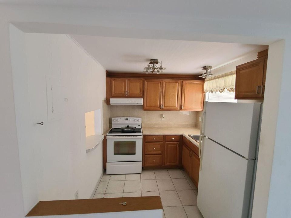 For Rent: $1,550 (1 beds, 1 baths, 640 Square Feet)