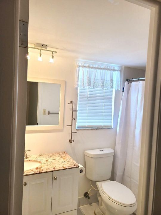 For Rent: $1,550 (1 beds, 1 baths, 640 Square Feet)